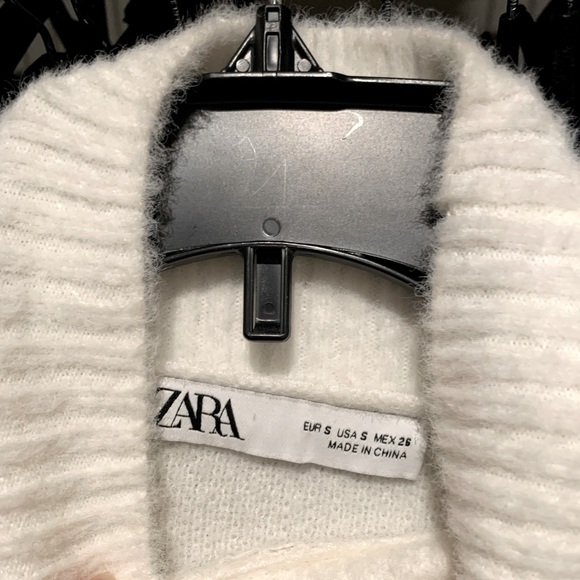 Zara Turtle neck - Picture 3 of 3